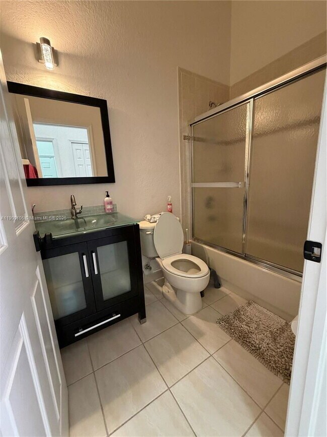 Building Photo - 2330 SW 132nd Wy