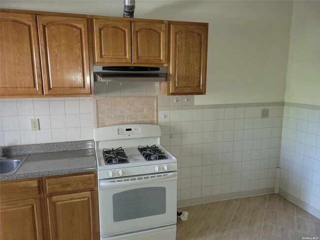 Building Photo - 23-31 30th Dr