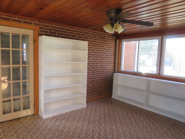 Building Photo - Colonial Heights Virginia