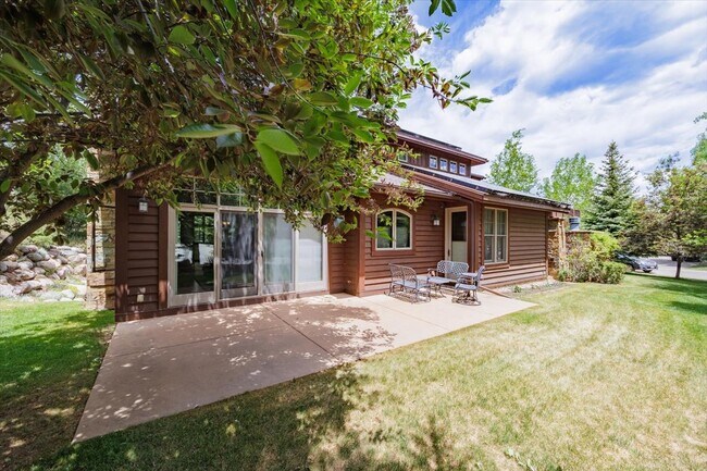 Building Photo - 89 Heritage Park Pl