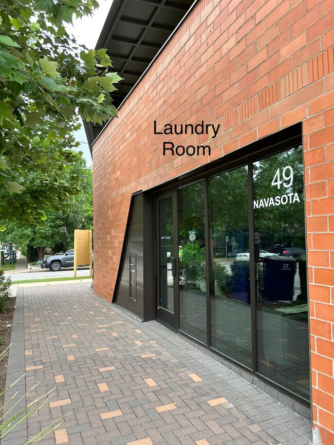 Building Photo - 49 Navasota St