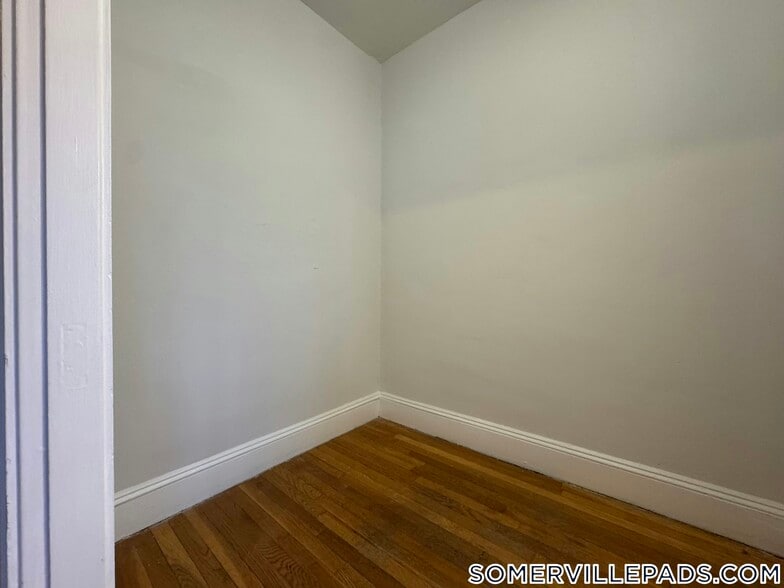 Building Photo - 136 Highland Ave