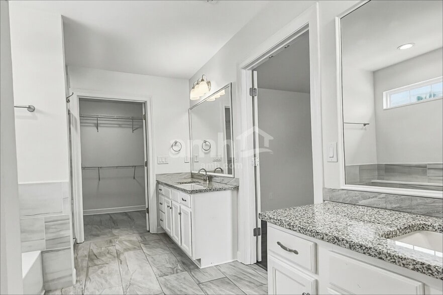 Building Photo - 4850 Beryl Dr