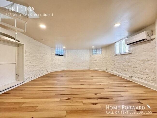 Building Photo - 325 W 6th St