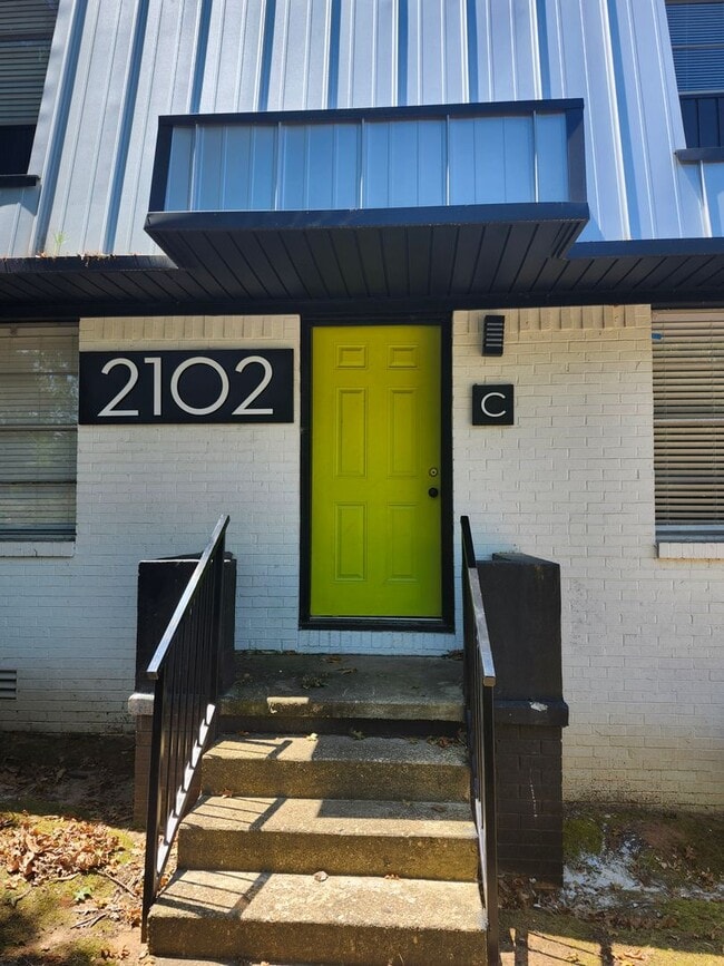 Building Photo - 2102 Watts Rd