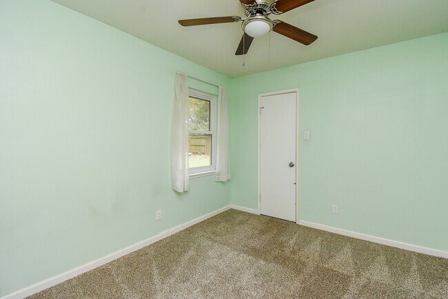 Building Photo - 9615 Beverly Hill St