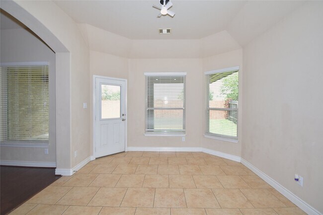 Building Photo - 5623 S Denham Ridge Ln