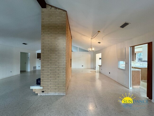 Building Photo - Waterfront Home in sought after Poquito Bayou, Shalimar!