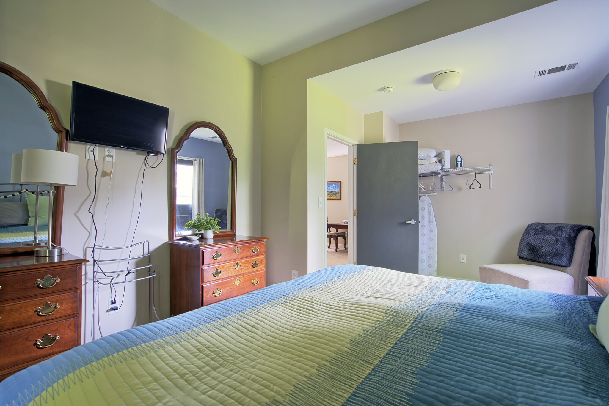 Building Photo - 2 Willets Pl