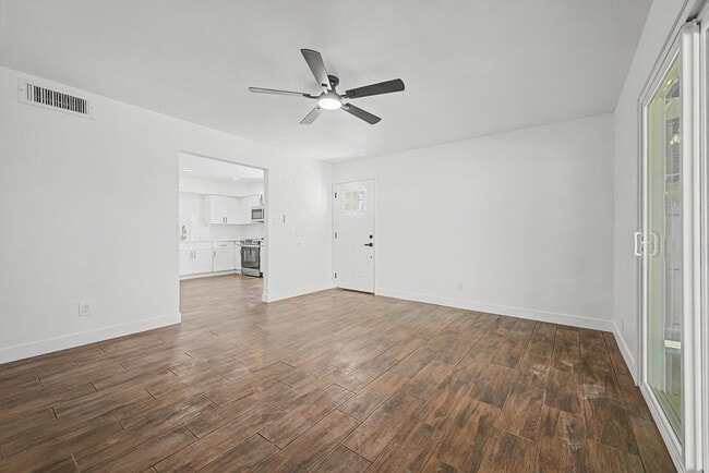 Building Photo - 4127 N 106th Ave