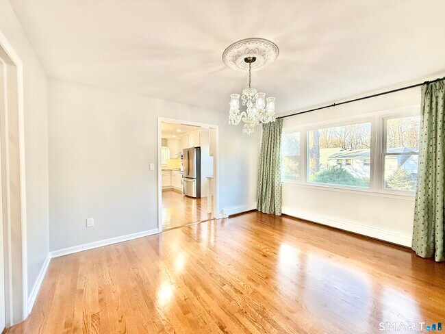 Building Photo - 36 Center Dr