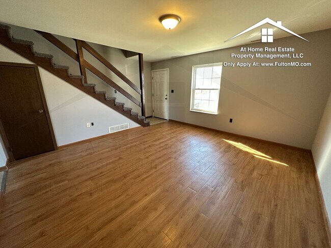 Primary Photo - 531 Collier Ln