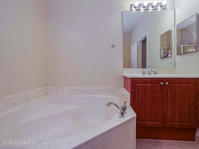 Building Photo - 2565 Stockbridge Square SW
