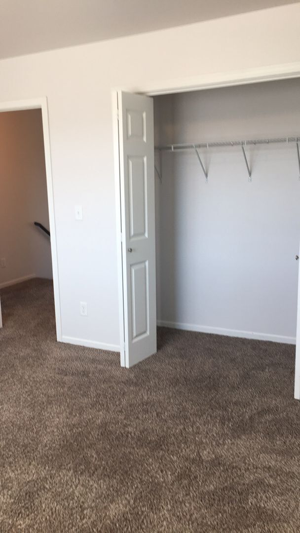 Building Photo - 3 Bed 3 Bath Twin Home