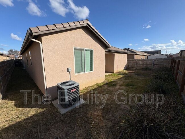 Building Photo - 3215 N Kent St