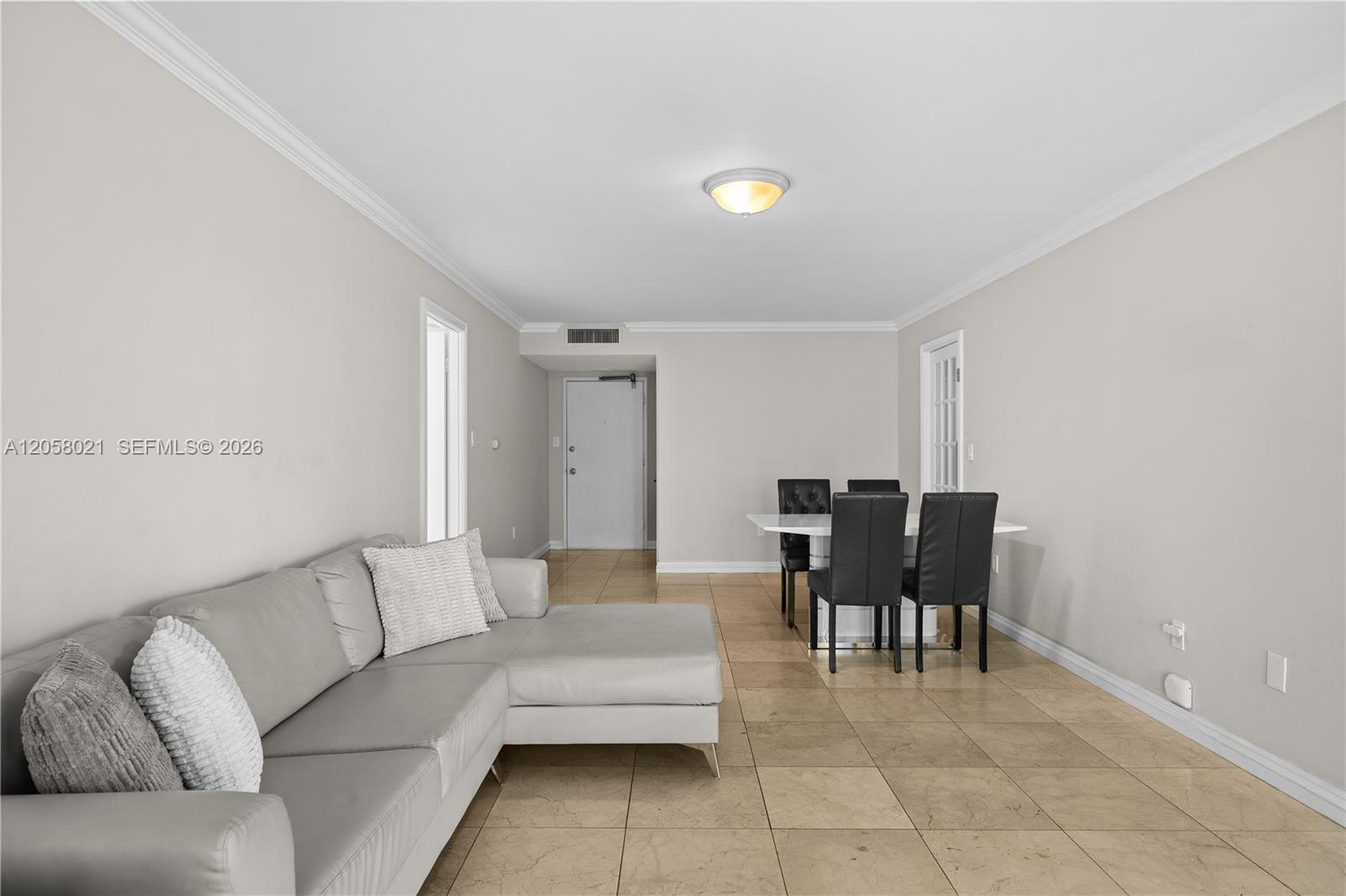 Building Photo - 18011 Biscayne Blvd