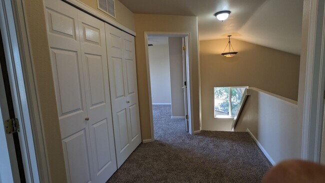 Building Photo - LOVELY TWO STORY HOME IN THE RANGE AT SPRI...