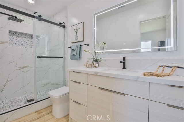 Building Photo - 204 Vía Colusa