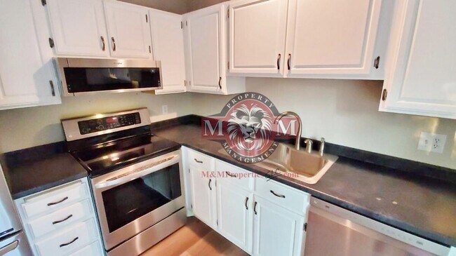Building Photo - 5 Bd 3 Ba Remodeled Home in Midvale