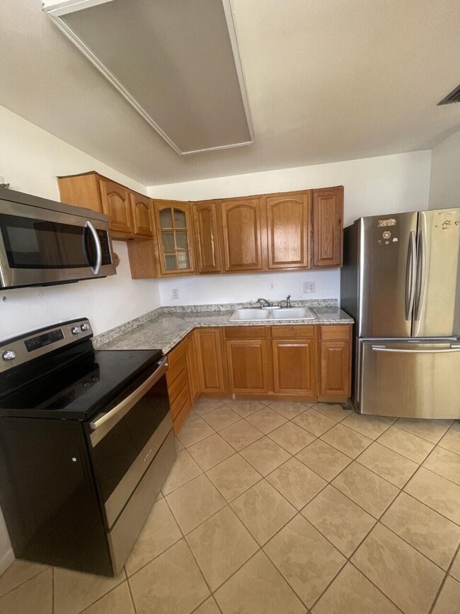 Building Photo - 5691 Stonington Way