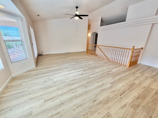 Building Photo - 498 N 300 W