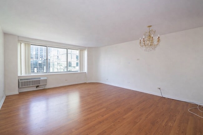 Building Photo - 211 E Ohio St