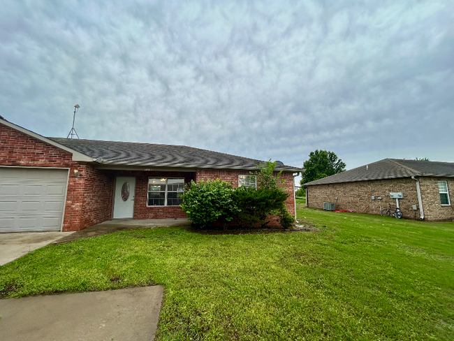 Building Photo - 63021 E 285 Ct
