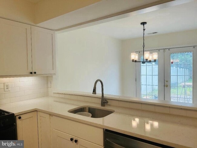 Building Photo - 410 Aldeberan Dr
