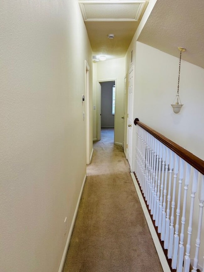 Building Photo - VICTORIA PARK 2-Story - 4 bedroom 2.5 bath 2 car garage AVAILABLE NOW - contact Karen Guardino, R...