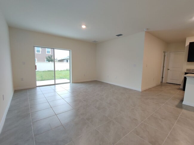 Building Photo - 32614 Canyonlands Dr