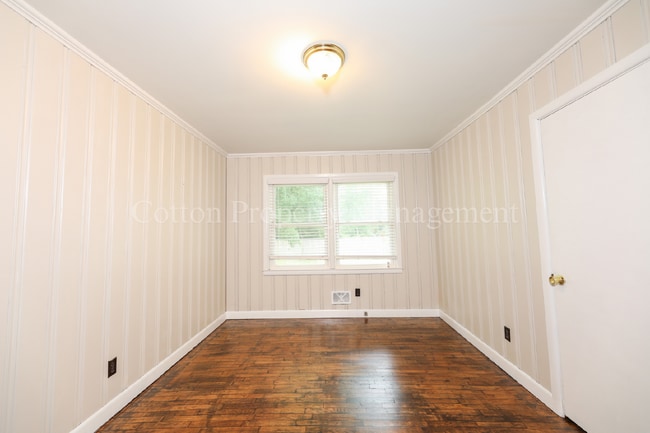 Building Photo - 522 N 25th St