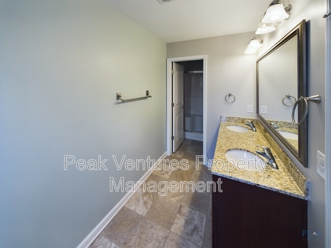 Building Photo - 11 Endeavor Cir