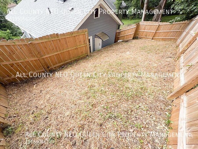 Building Photo - 3522 Leland Ave
