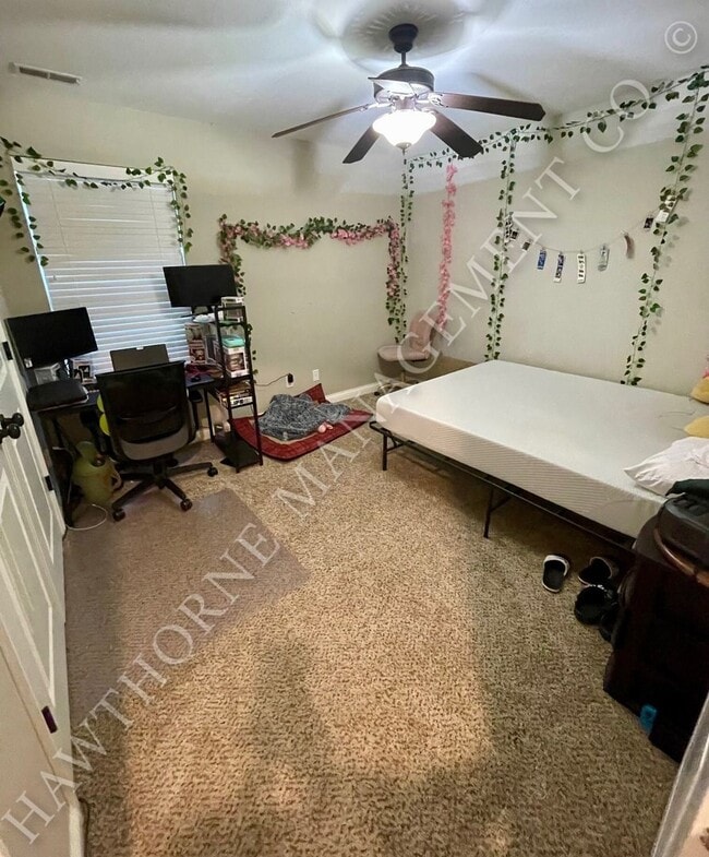 Building Photo - Beautiful 3 Bedroom Home in Southern Columbia