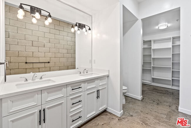 Building Photo - 1544 12th St