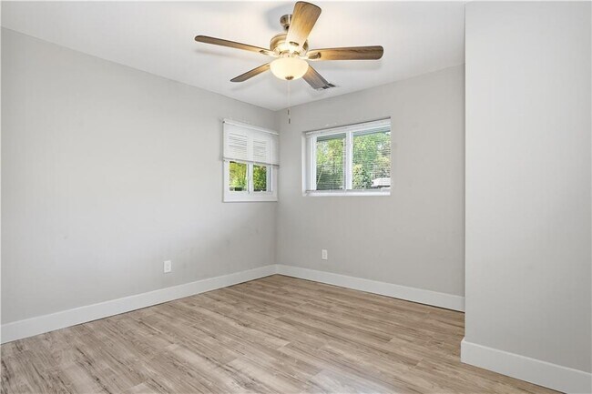Building Photo - 1735 Carter Cir