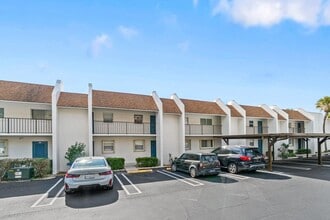 Building Photo - 2935 SW 22nd Ave