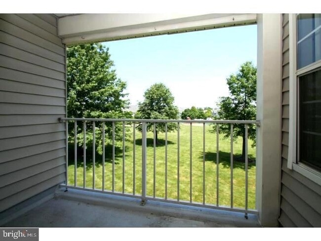 Building Photo - 812 Eagles Chase Dr