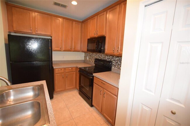 Building Photo - 9796 Tivoli Villa Dr