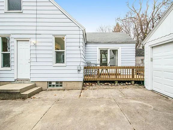 Building Photo - Charming 3BR in SE Grand Rapids