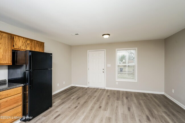 Building Photo - 638 S 26th St