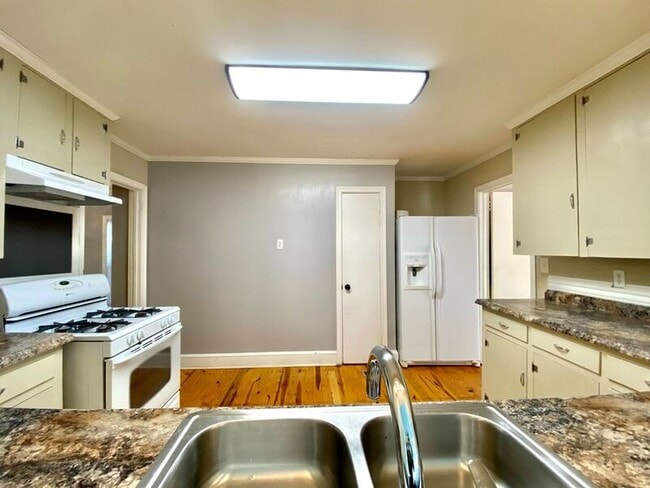 Building Photo - 3870 Hog Mountain Rd