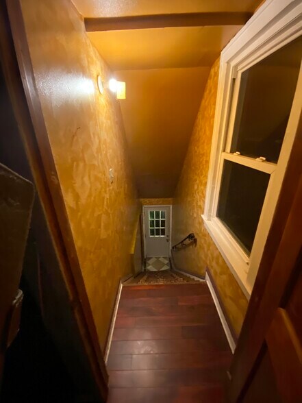 Building Photo - 7 Virginia Ave