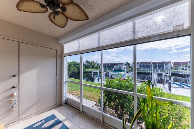 Building Photo - 220 Coldeway Dr