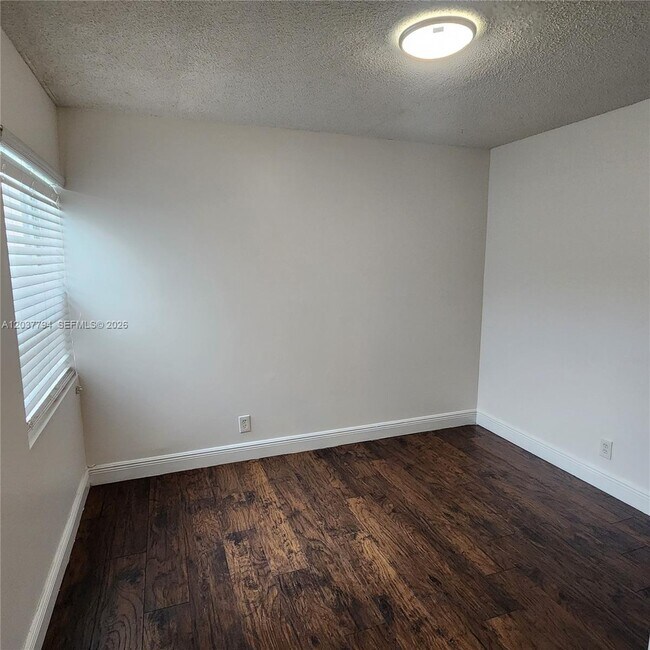 Building Photo - 10180 Fanfare Dr