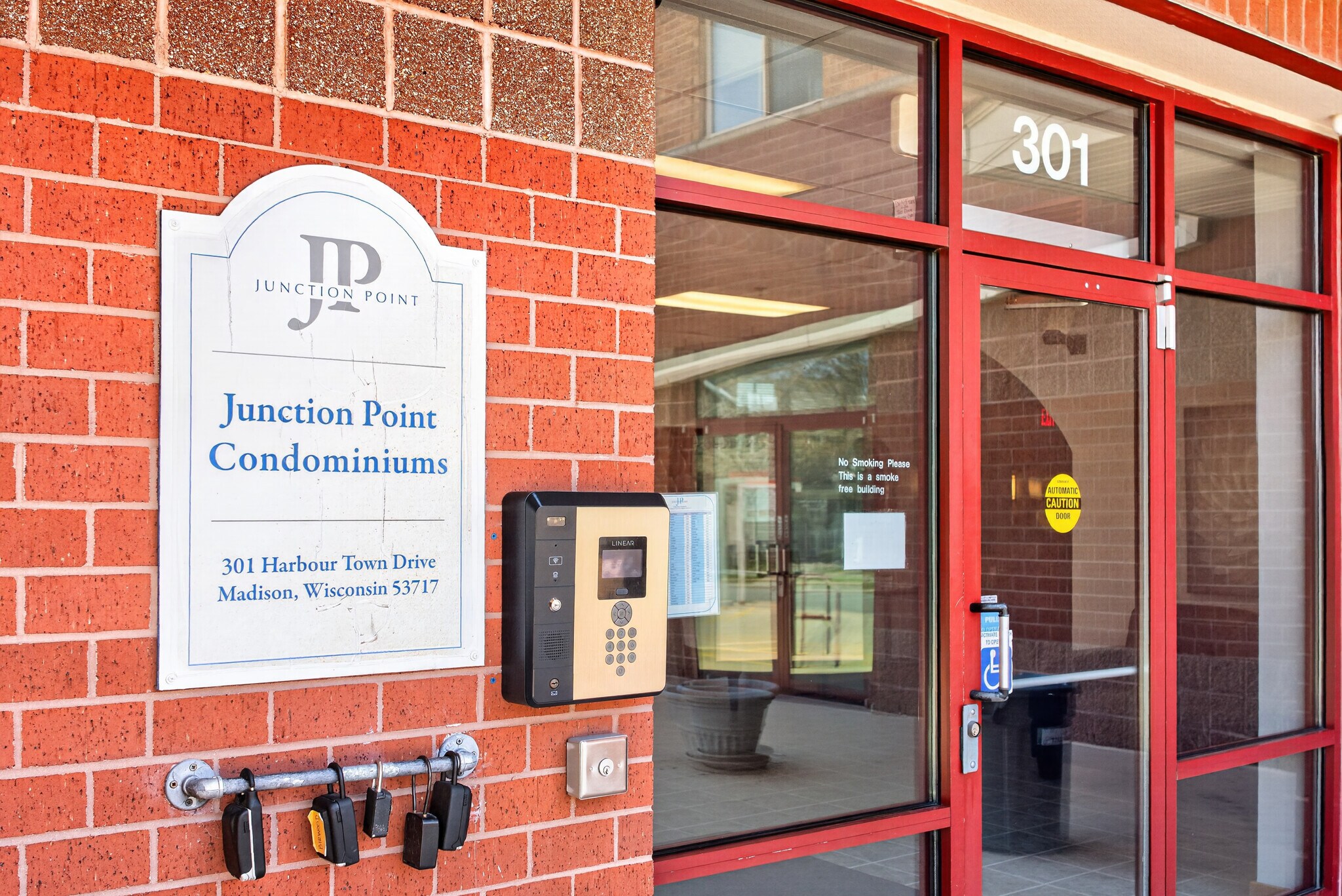 Building Photo - 301 Harbour Town Dr