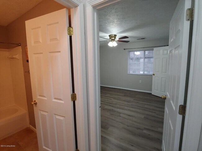 Building Photo - 10405 Trotters Pointe Dr