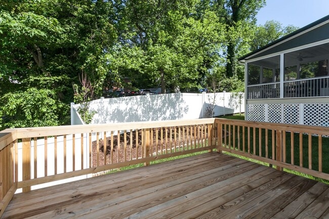 Building Photo - 209 Burnet St