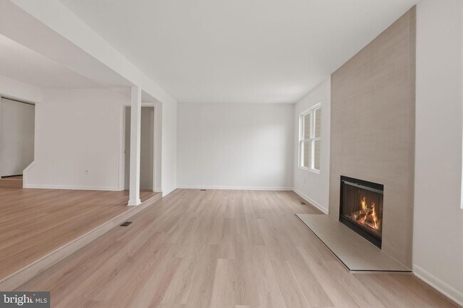 Building Photo - 2846 Schoolhouse Cir