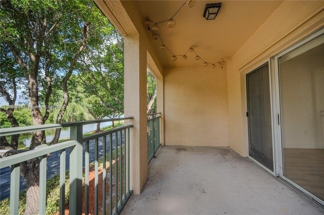 Building Photo - 2406 Centergate Dr